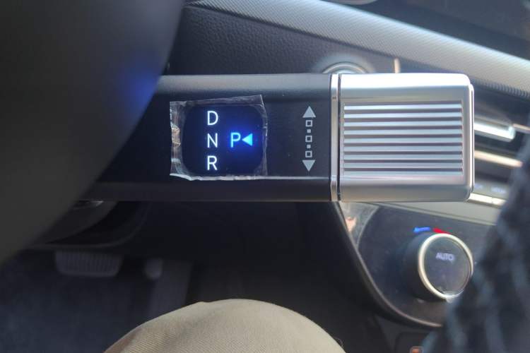 Used Hyundai Sonata 2024 1.5T Pro Gear Lever