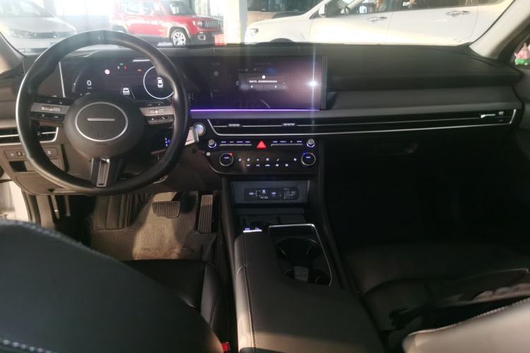 Used Hyundai Sonata 2024 1.5T Max Interior 2