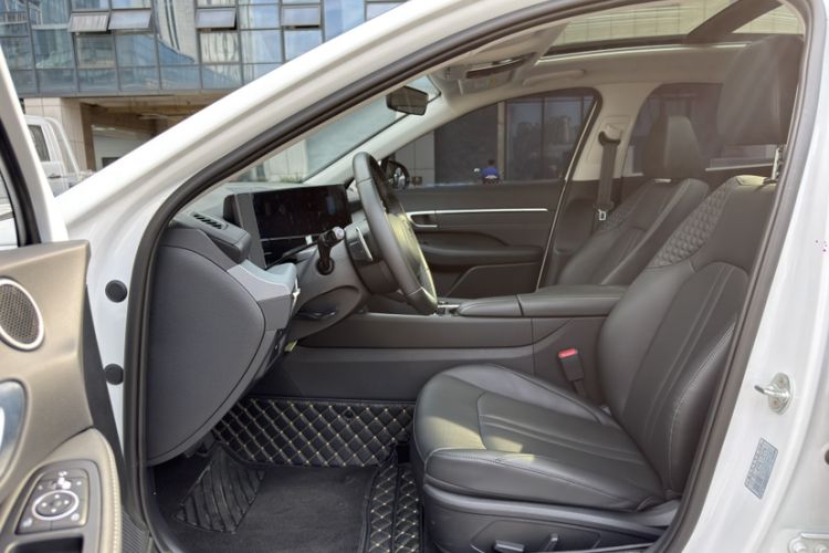Used Hyundai Sonata 2024 1.5T Pro Interior 4