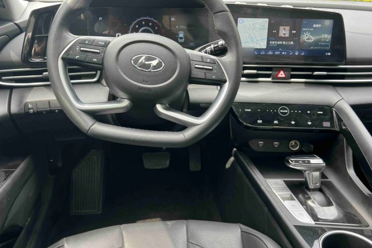 Used Hyundai Sonata 2024 1.5T Pro Interior 4