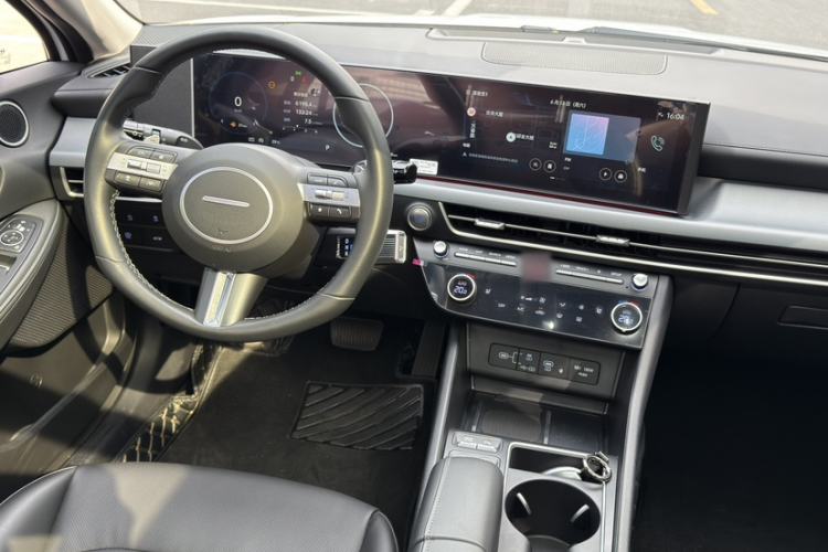 Used Hyundai Sonata 2024 1.5T Pro Interior 5