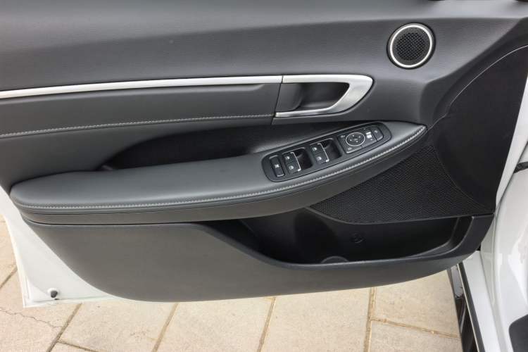 Used Hyundai Sonata 2024 1.5T Pro Interior 5