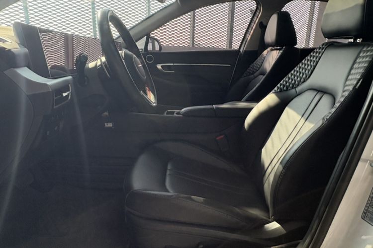Used Hyundai Sonata 2024 1.5T Max Interior 7