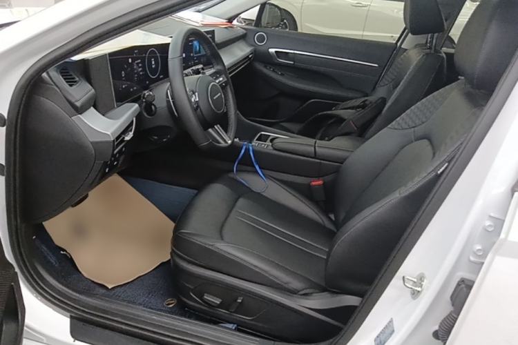 Used Hyundai Sonata 2024 1.5T Pro Left Front Seat