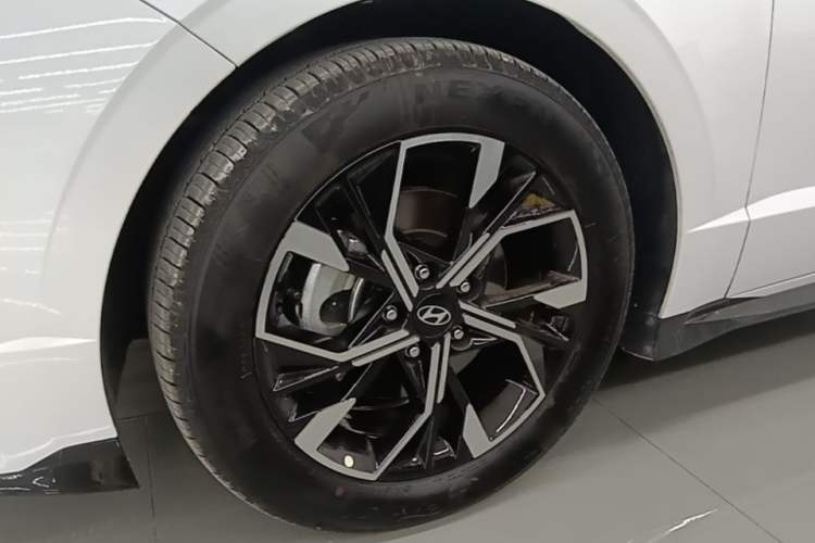 Used Hyundai Sonata 2024 1.5T Pro Left Front Wheel Hub
