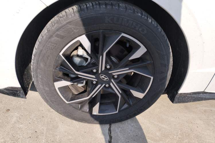 Used Hyundai Sonata 2024 1.5T Pro Left Front Wheel Hub