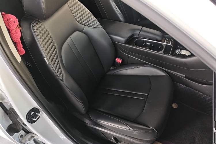 Used Hyundai Sonata 2024 1.5T Pro Right Front Seat
