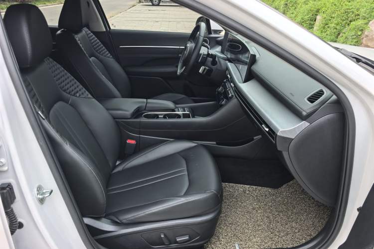 Used Hyundai Sonata 2024 1.5T Pro Right Front Seat