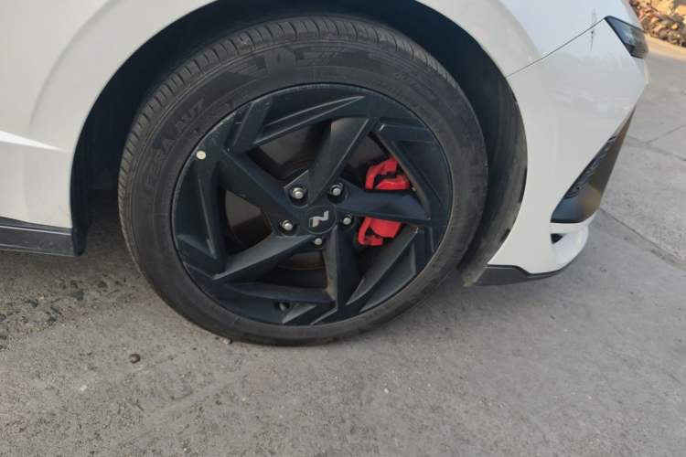 Used Hyundai Sonata 2024 2.0T N Line Air Right Front Wheel Hub