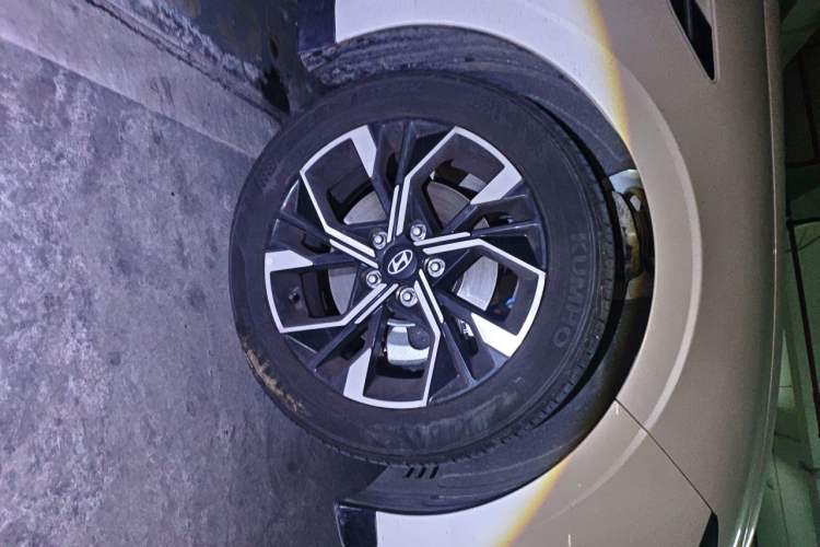 Used Hyundai Sonata 2024 1.5T Pro Right Front Wheel Hub