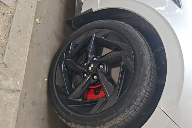 Used Hyundai Sonata 2024 2.0T N Line Pro Right Front Wheel Hub