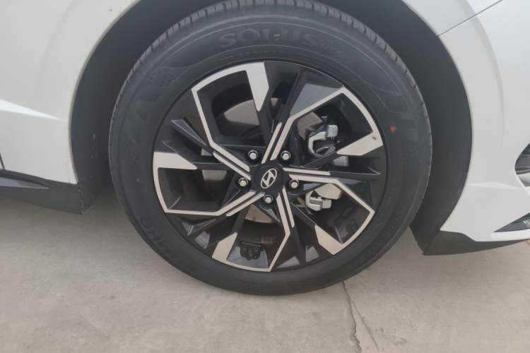 Used Hyundai Sonata 2024 1.5T Pro Right Front Wheel Hub