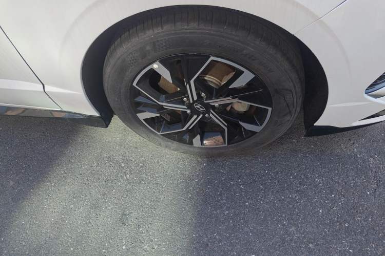 Used Hyundai Sonata 2024 1.5T Pro Right Front Wheel Hub