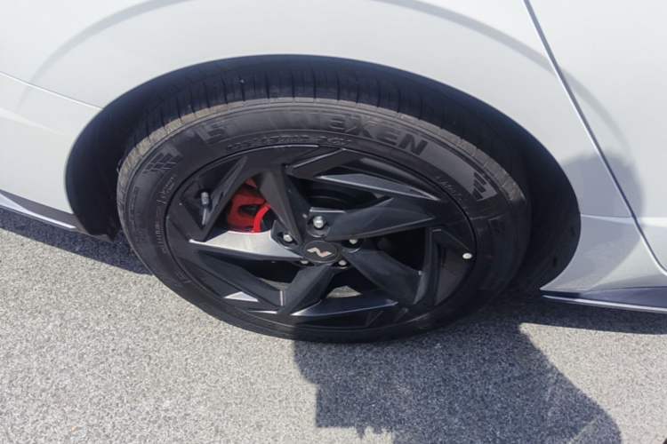 Used Hyundai Sonata 2024 2.0T N Line Pro Right Rear Wheel Hub