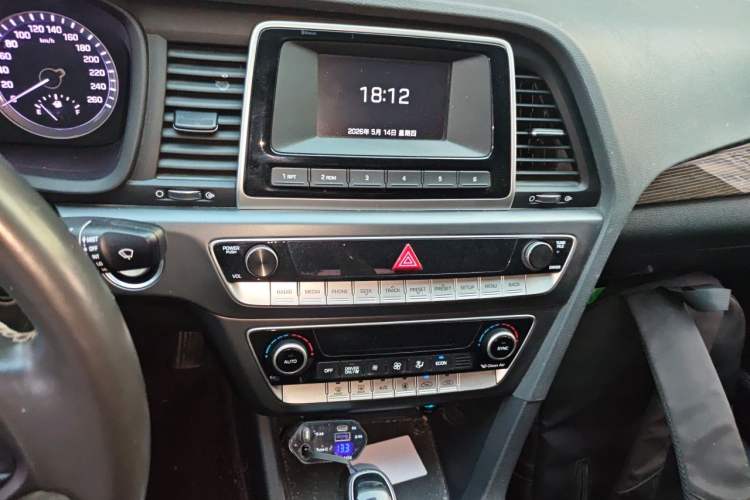 Used Hyundai Sonata Plug-in Hybrid 2018 2.0 PHE Smart Enjoyment Version China VI Standard Audio And AC Panel