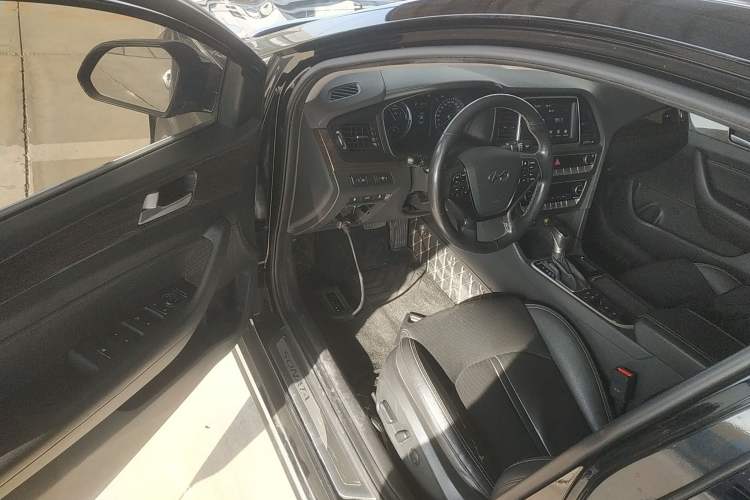 Used Hyundai Sonata Plug-in Hybrid 2018 2.0 PHS Smart Connect Version China VI Standard Driver Seat