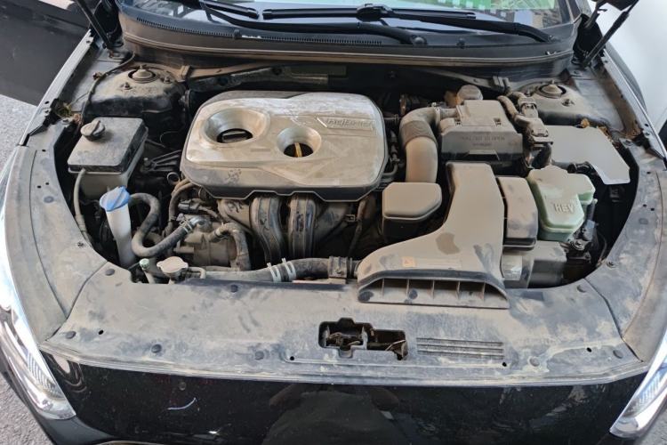 Used Hyundai Sonata Plug-in Hybrid 2018 2.0 PHE Smart Enjoyment Version China VI Standard Engine Bay
