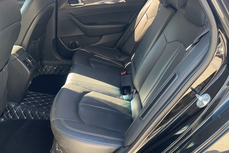 Used Hyundai Sonata Plug-in Hybrid 2018 2.0 PHS Smart Connect Version China VI Standard Interior 1