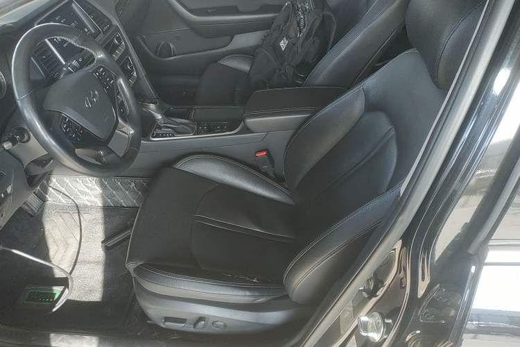 Used Hyundai Sonata Plug-in Hybrid 2018 2.0 PHS Smart Connect Version China VI Standard Left Front Seat
