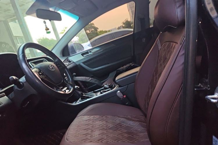 Used Hyundai Sonata Plug-in Hybrid 2018 2.0 PHE Smart Enjoyment Version China VI Standard Left Front Seat