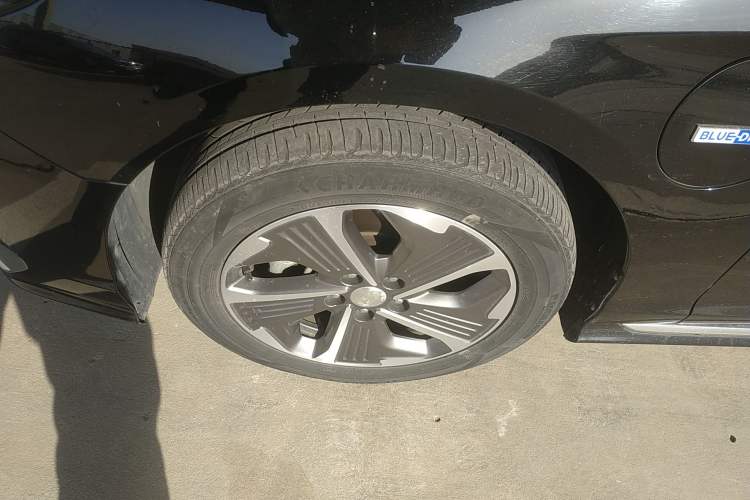Used Hyundai Sonata Plug-in Hybrid 2018 2.0 PHS Smart Connect Version China VI Standard Left Front Wheel Hub