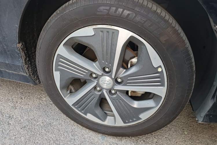 Used Hyundai Sonata Plug-in Hybrid 2018 2.0 PHE Smart Enjoyment Version China VI Standard Right Front Wheel Hub