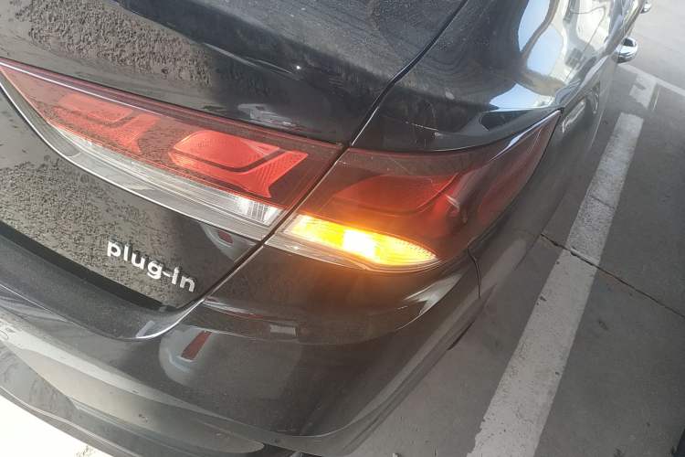 Used Hyundai Sonata Plug-in Hybrid 2018 2.0 PHS Smart Connect Version China VI Standard Right Rear Taillight