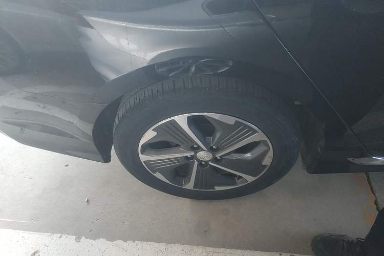 Used Hyundai Sonata Plug-in Hybrid 2018 2.0 PHS Smart Connect Version China VI Standard Right Rear Wheel Hub