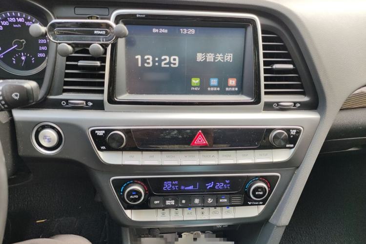 Used Hyundai Sonata Plug-in Hybrid 2018 2.0 PHS Smart Connect Version China VI Standard Audio And AC Panel