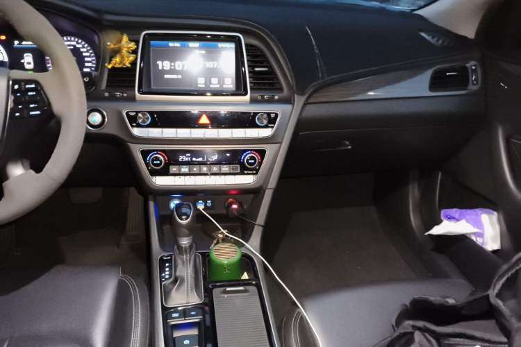 Used Hyundai Sonata Plug-in Hybrid 2018 2.0 PHS Smart Connect Version China V Standard Audio And AC Panel