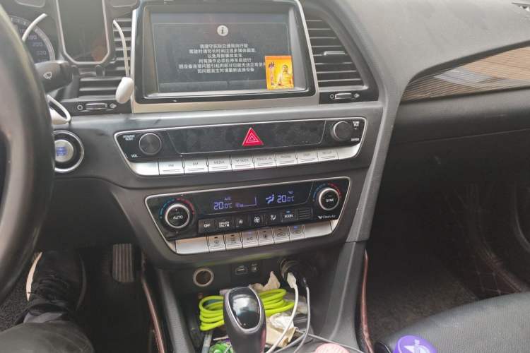 Used Hyundai Sonata Plug-in Hybrid 2018 2.0 PHS Smart Connect Version China VI Standard Audio And AC Panel