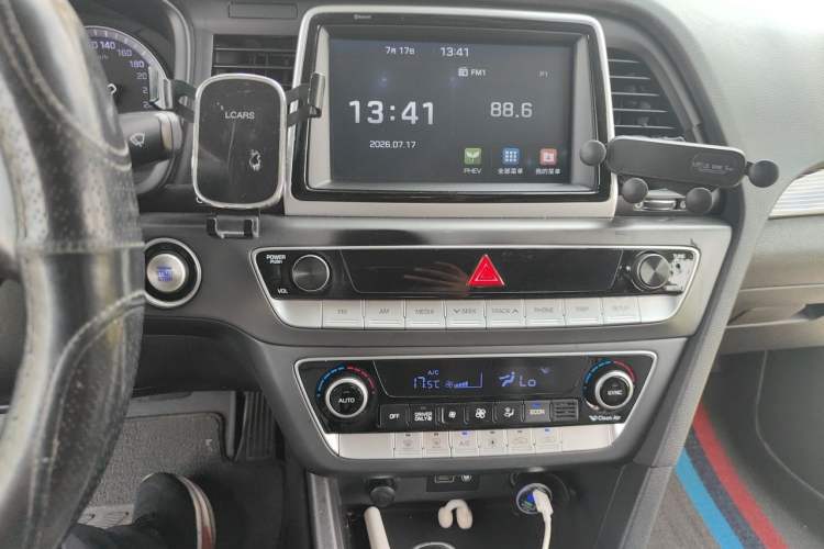 Used Hyundai Sonata Plug-in Hybrid 2018 2.0 PHS Smart Connect Version China VI Standard Audio And AC Panel