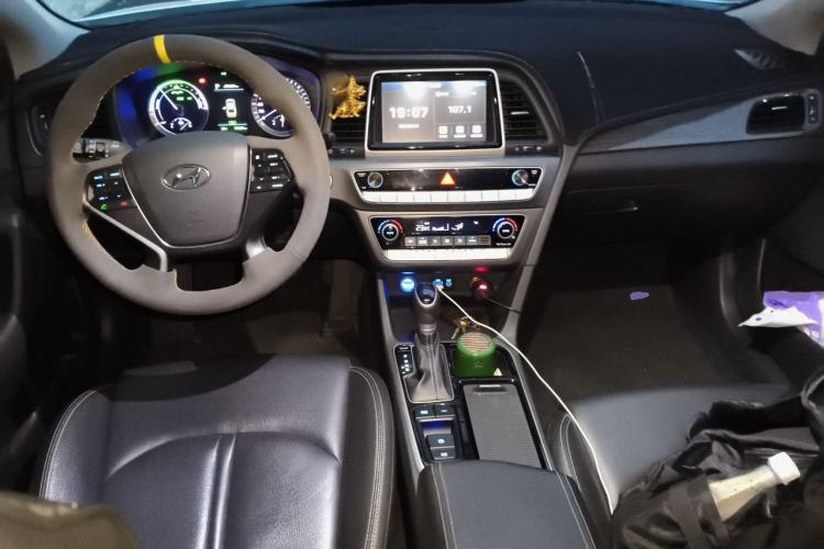 Used Hyundai Sonata Plug-in Hybrid 2018 2.0 PHS Smart Connect Version China V Standard Center Console