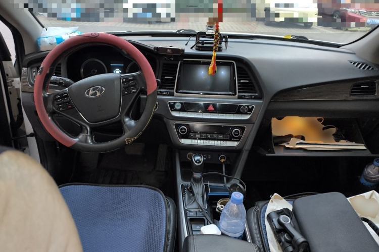 Used Hyundai Sonata Plug-in Hybrid 2018 2.0 PHS Smart Connect Version China VI Standard Center Console