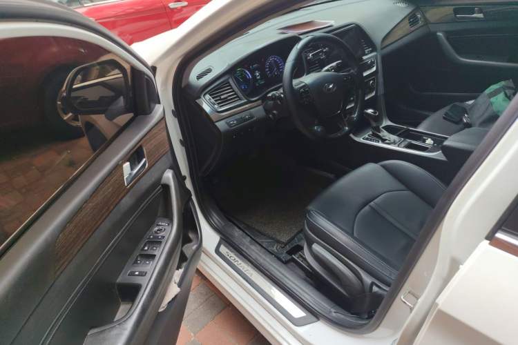 Used Hyundai Sonata Plug-in Hybrid 2018 2.0 PHE Smart Enjoyment Version China VI Standard Driver Seat