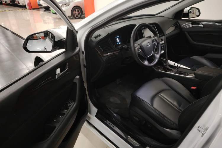 Used Hyundai Sonata Plug-in Hybrid 2018 2.0 PHS Smart Connect Version China VI Standard Driver Seat