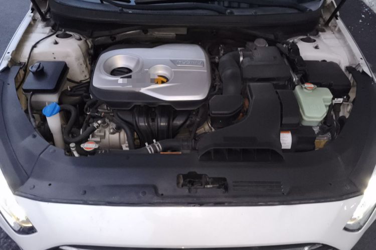 Used Hyundai Sonata Plug-in Hybrid 2018 2.0 PHS Smart Connect Version China V Standard Engine Bay