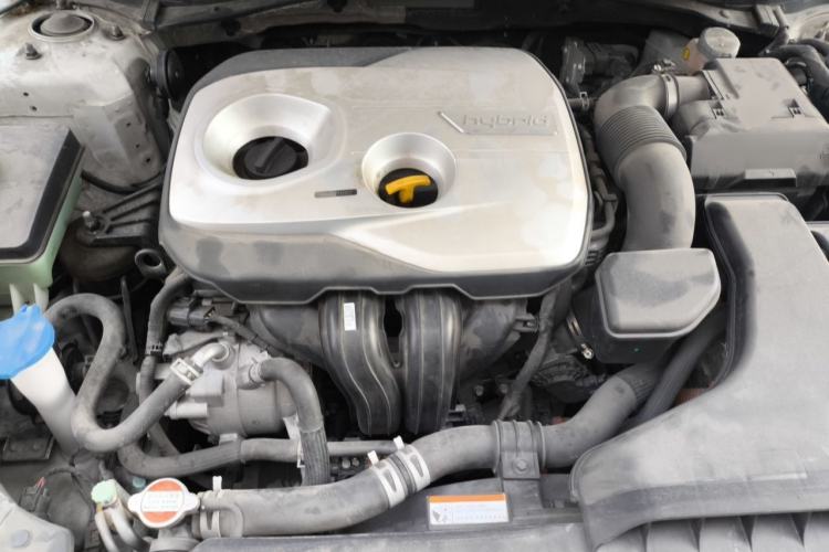 Used Hyundai Sonata Plug-in Hybrid 2018 2.0 PHS Smart Connect Version China VI Standard Engine Bay