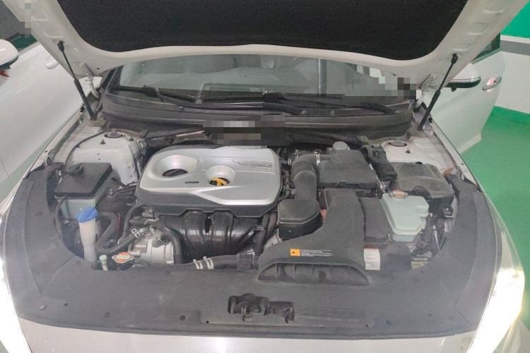 Used Hyundai Sonata Plug-in Hybrid 2018 2.0 PHS Smart Connect Version China VI Standard Engine Bay