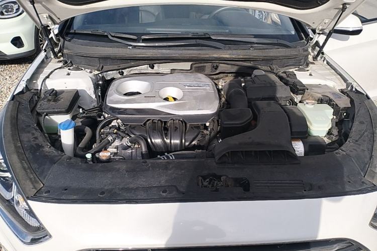 Used Hyundai Sonata Plug-in Hybrid 2018 2.0 PHS Smart Connect Version China VI Standard Engine Bay
