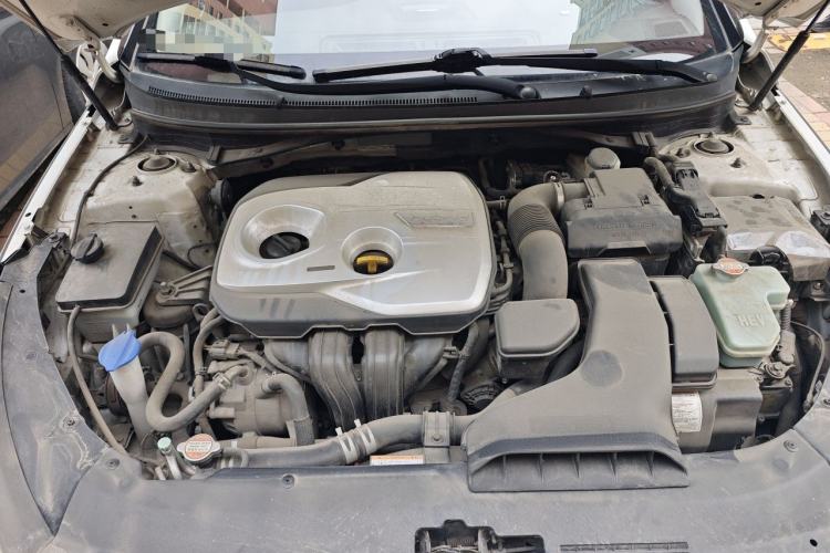 Used Hyundai Sonata Plug-in Hybrid 2018 2.0 PHS Smart Connect Version China VI Standard Engine Bay