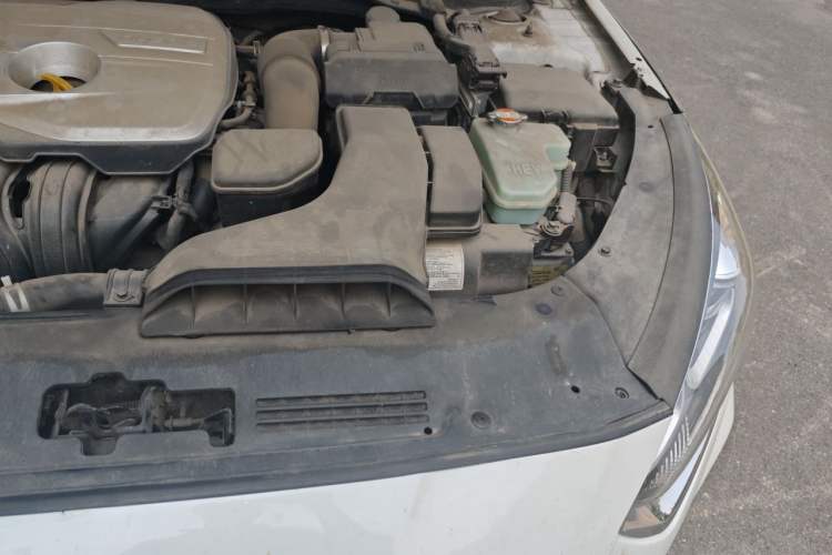 Used Hyundai Sonata Plug-in Hybrid 2018 2.0 PHS Smart Connect Version China VI Standard Engine Bay Left