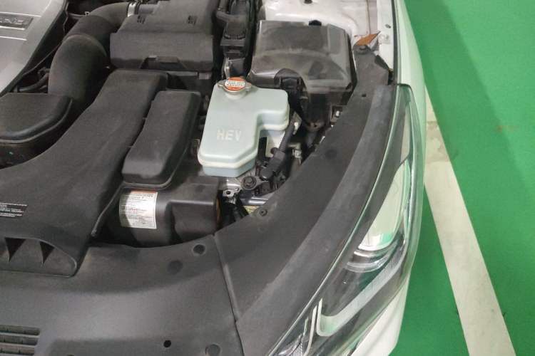 Used Hyundai Sonata Plug-in Hybrid 2018 2.0 PHS Smart Connect Version China VI Standard Engine Bay Left