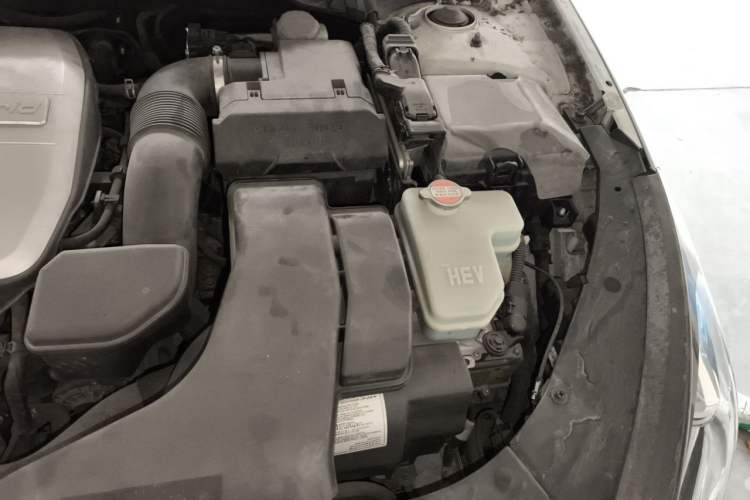 Used Hyundai Sonata Plug-in Hybrid 2018 2.0 PHS Smart Connect Version China VI Standard Engine Bay Left