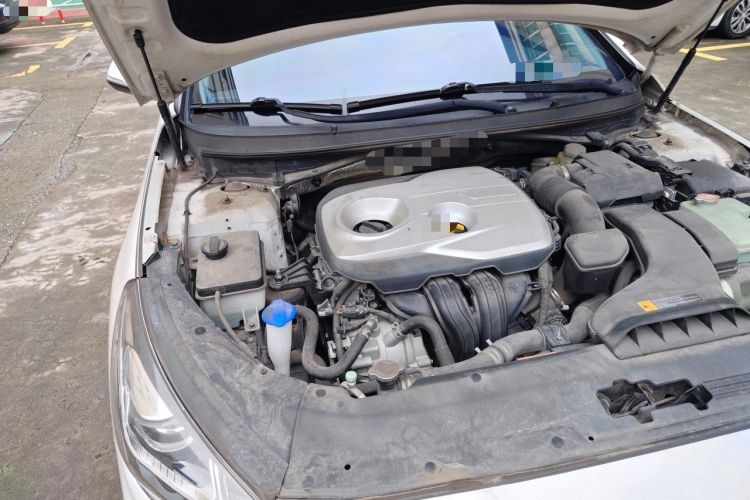 Used Hyundai Sonata Plug-in Hybrid 2018 2.0 PHS Smart Connect Version China V Standard Engine Bay Right