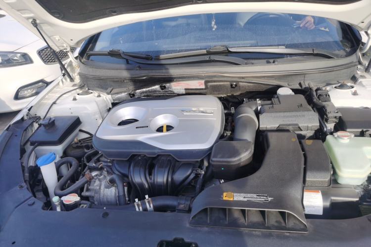 Used Hyundai Sonata Plug-in Hybrid 2018 2.0 PHS Smart Connect Version China VI Standard Engine Bay