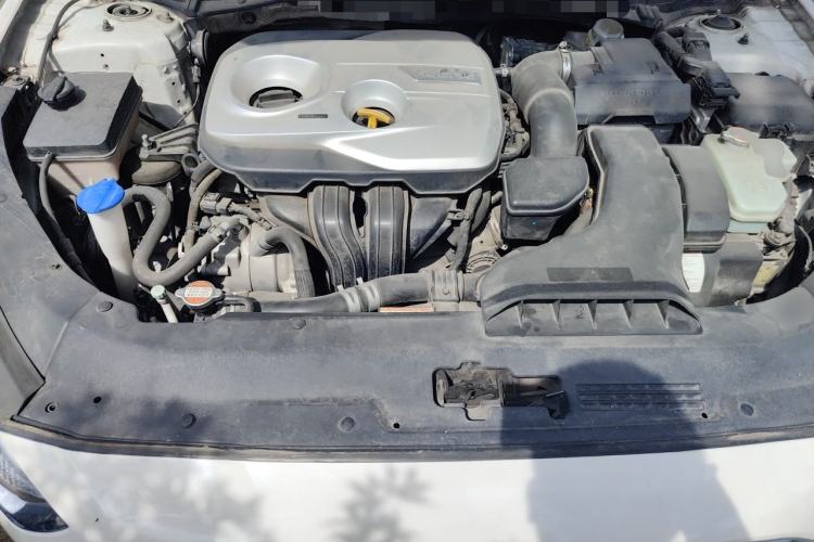 Used Hyundai Sonata Plug-in Hybrid 2018 2.0 PHS Smart Connect Version China VI Standard Engine Bay