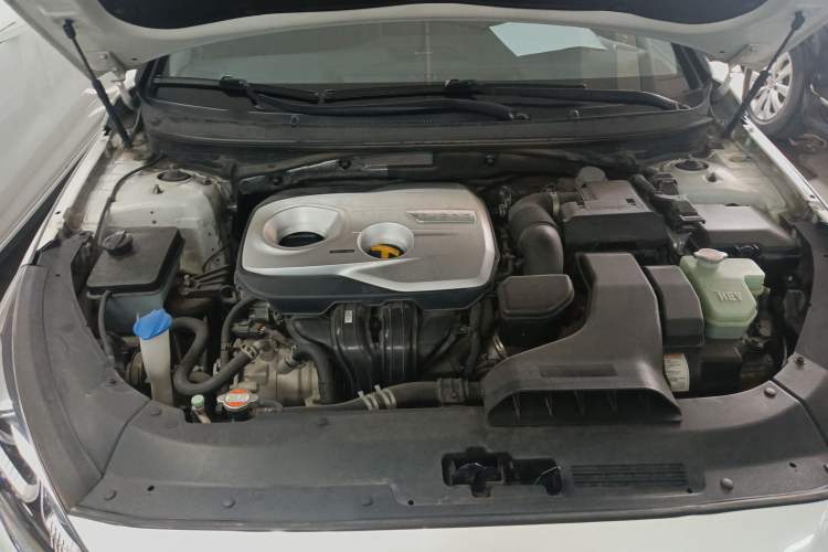 Used Hyundai Sonata Plug-in Hybrid 2018 2.0 PHS Smart Connect Version China VI Standard Engine Bay