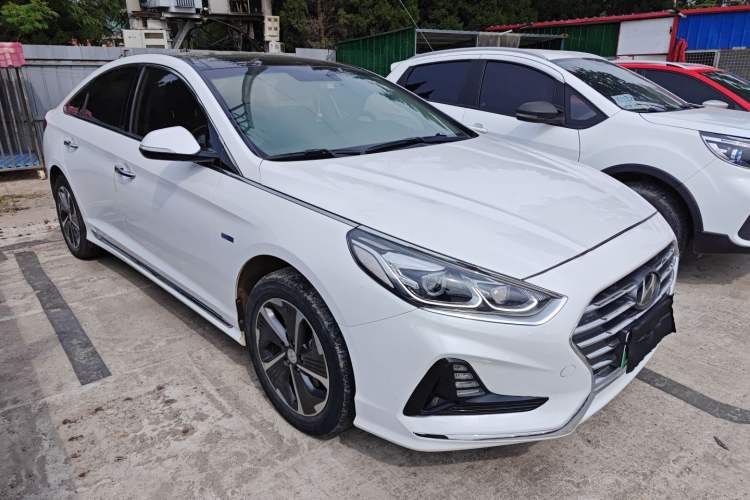 Used Hyundai Sonata Plug-in Hybrid 2018 2.0 PHS Smart Connect Version China VI Standard Front Right 45 Deg