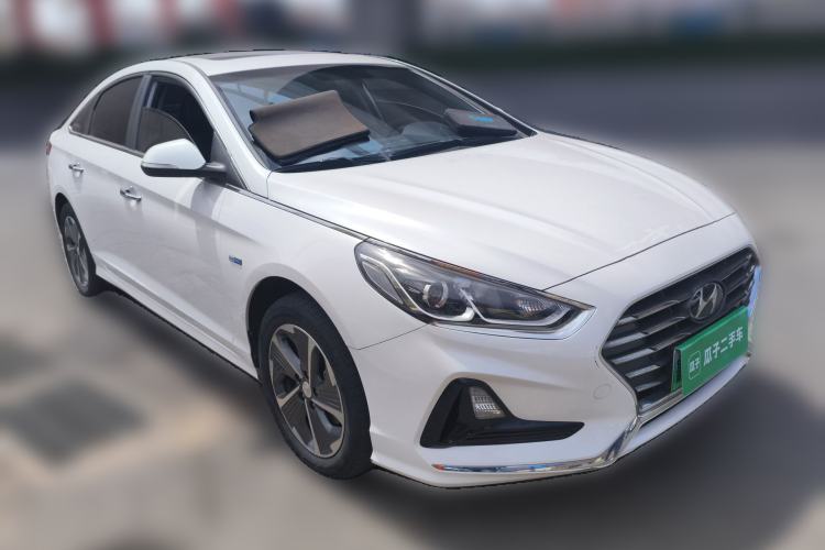 Used Hyundai Sonata Plug-in Hybrid 2018 2.0 PHE Smart Enjoyment Version China VI Standard Front Right 45 Deg